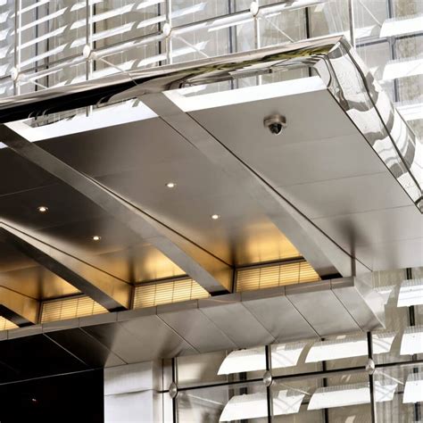 eave light  hunza outdoor lighting