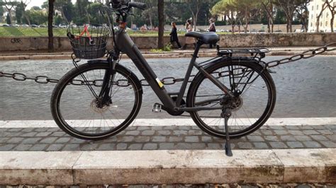 Rome Elektrische Fietsverhuur Met Helm Getyourguide