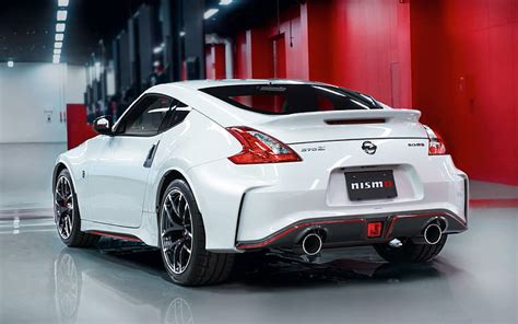 Nissan 350Z Nismo White Wallpaper