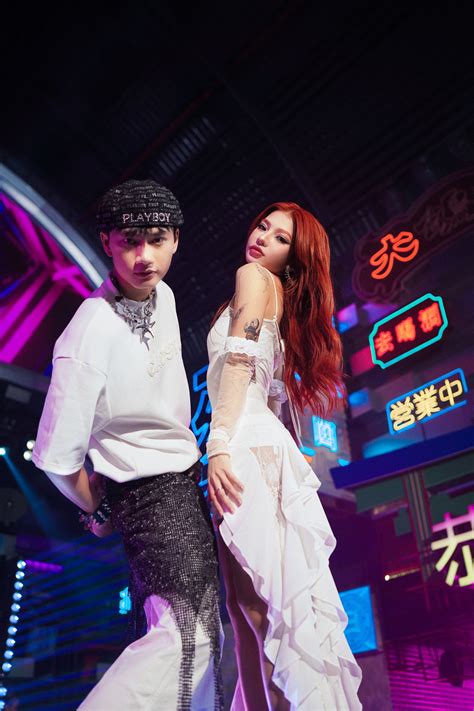 Hot girl CiiN tặng quà khủng hơn trăm triệu cho bản thân