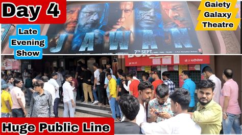 Jawan Movie Huge Public Line Day Late Evening Show At Gaiety Galaxy