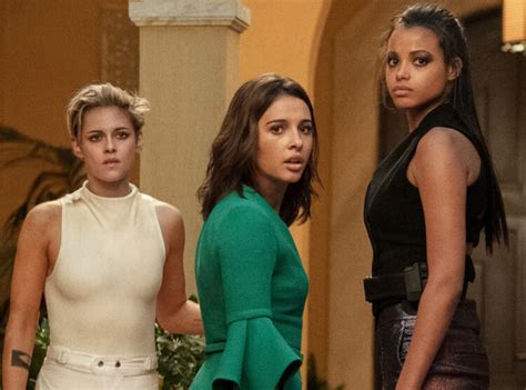 5 Hot Sexy Ella Angel Bikini Pics