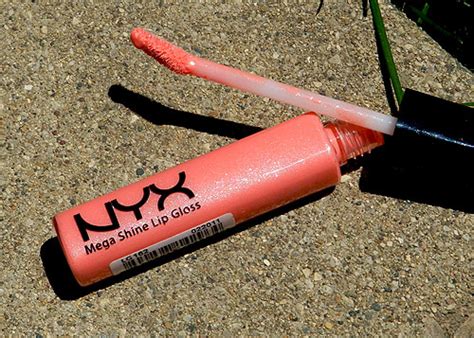Makeup Tutorial Blogger NYX Nude Peach Mega Shine Lip Gloss Review Love This Gloss