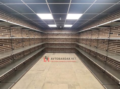 Консольная металлическая полка на стену