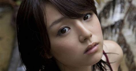 Asian Babes Ai Shinozaki Hot Bikini Pics Down The River