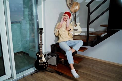 Hungry Bunny Hot Chat Room Cams CHAT PM