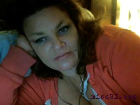 Señora madura con grandes tetas charlando y mostrando el coño XVIDEOS