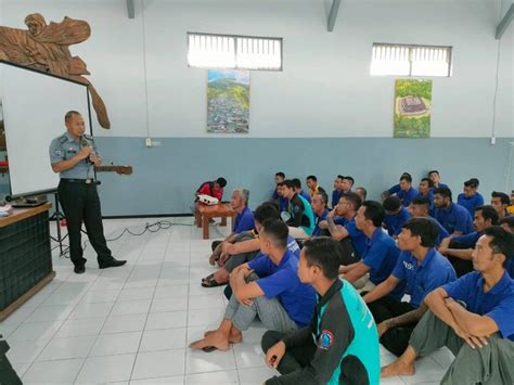 Potensi Kreatif Di Lapas 40 Narapidana Magelang Asah Keterampilan