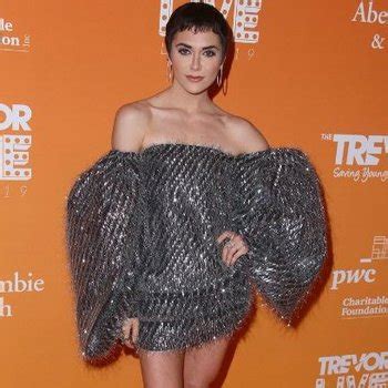 Alyson Stoner Babe Page Watch This Actress On Freeones