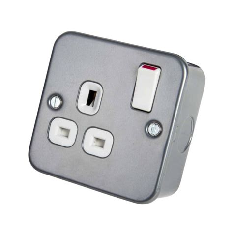 Metal Clad 1 Gang 13A DP Switched Single Socket Complete With