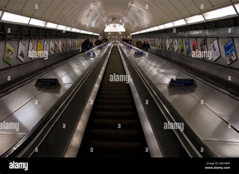 Angel Tube Escalator Hi Res Stock Photography And Images Alamy