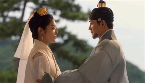 With Or No Nude Scenes The Queen Who Crowns And Versions Which Ones Better Kpoppost