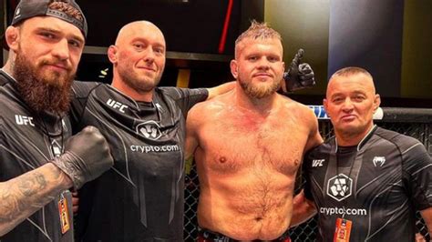 Ufc Marcin Tybura Wygrywa Walk I Spada W Rankingu Wagi Ci Kiej