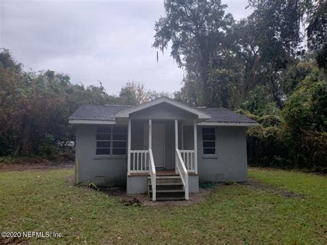 914 Center St Crescent City Fl 32112 Mls 1086996 Redfin