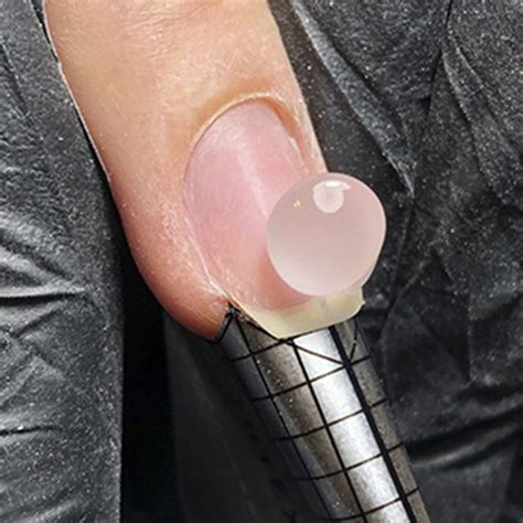 Чем отличается жидкий полигель от обычного геля