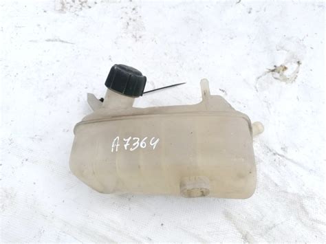 Used Expansion Tank Coolant Radiator Expansion Tank Bottle