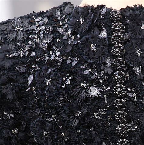 Вышивки на верхней одежде: множество интересных деталей в подиумных ...