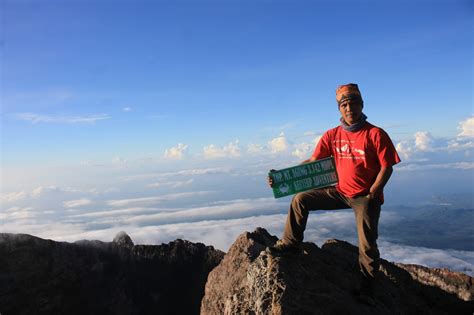 Pesona Gunung Agung Bali 2d1n Pintu Nuswantara Unique Indonesia