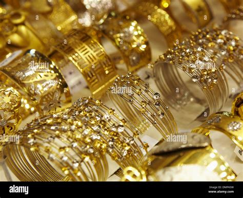 Gold Bangle Dubai Hi Res Stock Photography And Images Alamy Atelier