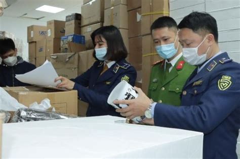 Bất ngờ kiểm tra kho hàng của hot girl livestream chốt hàng nghìn đơn mỗi ngày Báo Phụ Nữ