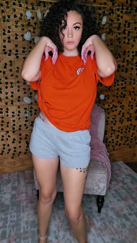 Andra Strips Naked And Shows Slutty Body