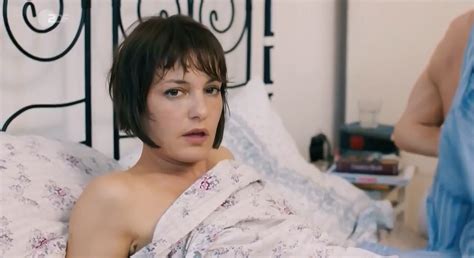 Nude Video Celebs Nicolette Krebitz Nude Treffen Sich Zwei 2016