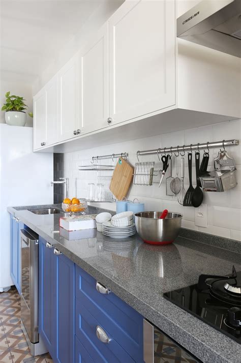 Cozinha Com Armários Em Duas Cores Branco Azul Jeito De Casa