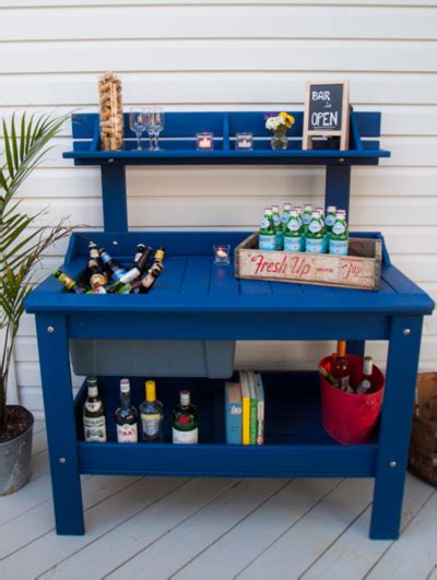 DIY Outdoor Bar | DIYIdeaCenter.com