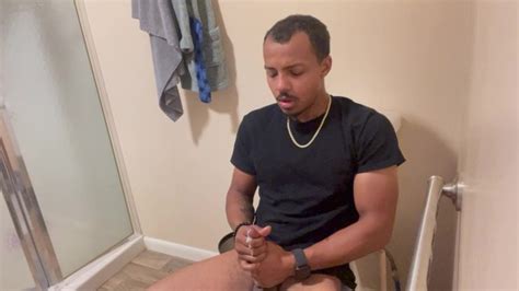 GÉMISSANT EN SE BRANLANT Pornhub Gay