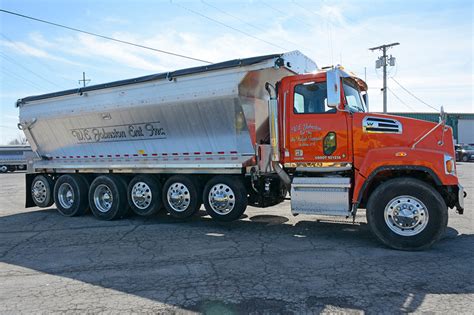 Wendell Johnston 24 Live Bottom Truck Body