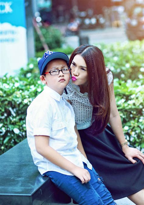 Con trai siêu mẫu Anh Thư lớn phổng phao điển trai như hot boy dù mới 11 tuổi