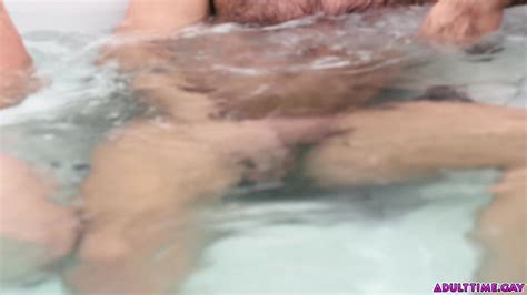 What Happens In The Hot Tub Stays In The Hot Tub Wolverine Vs Bear