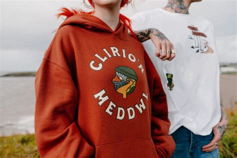 9 Hot Sexy Isadora Warmling Bikini Pics