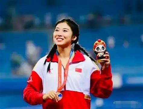 Hot girl điền kinh Trung Quốc đẹp không kém minh tinh màn bạc