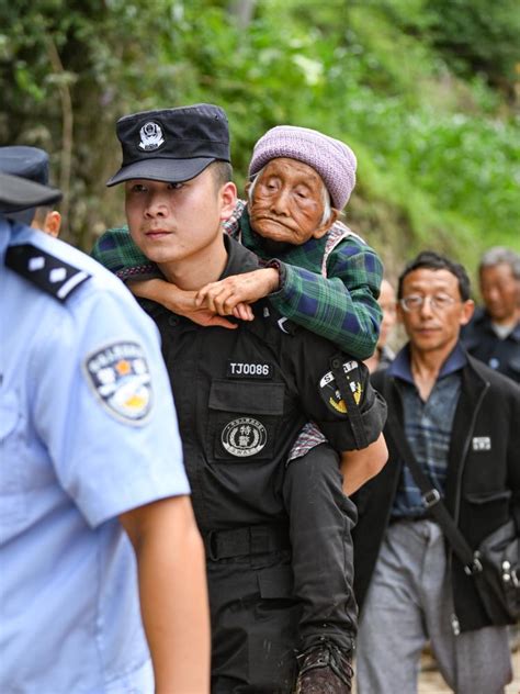 不遗余力抢救生命——雅安汉源县山洪泥石流灾害救援现场直击 光明网