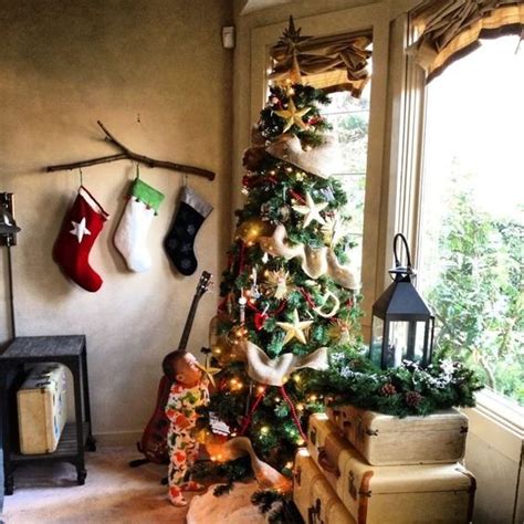 DIY Christmas Stocking Holders Ideas - DIY Cuteness