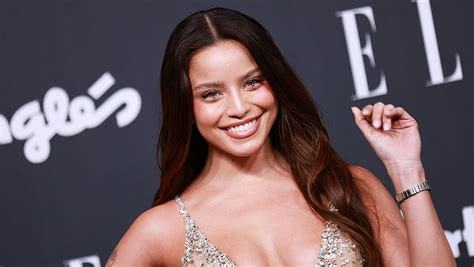 Pasarella By Emilia And Six Sex Meaning And Lyrics In English Los Us