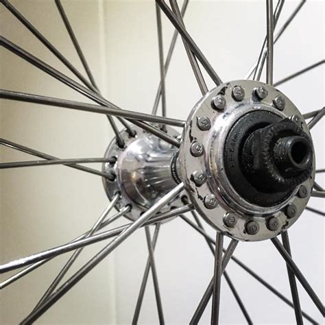 spoke lacing patterns   building bicycle wheels