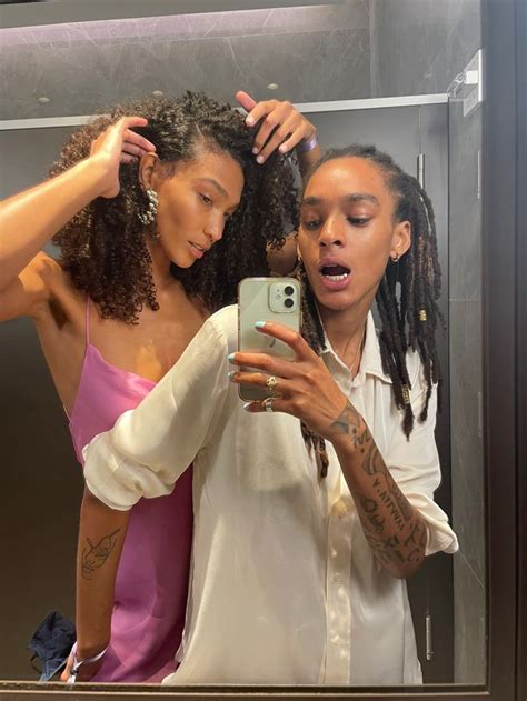 Cute Lesbian Couples Lesbian Love Lgbt Black Lesbians Girlfriend Goals Black Love Couples