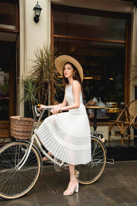 Ứng cử viên sáng giá của Hoa Hậu Việt Nam từng là hot girl cổ vũ World Cup mẫu ảnh có