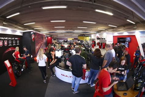 Kawasaki Zh Chega Ao Brasil Super Naked De Cv Compressor Surpreende Em Test Ride