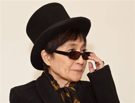 Yoko Ono va décerner un prix pour la paix aux Pussy Riot