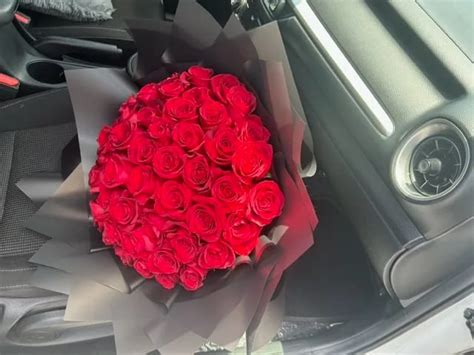 Classy 50 Rose Bouquet In Fontana Ca Julietas Flowers And Supplies
