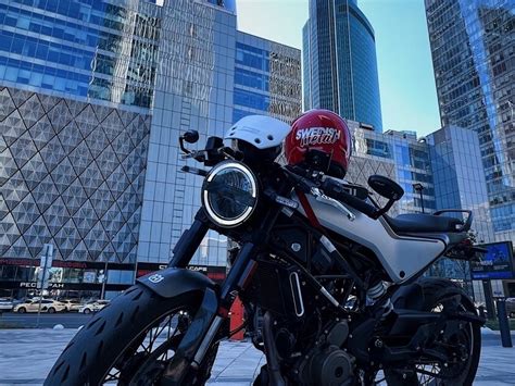 Купить б у Husqvarna Vitpilen инжектор передач в Москве серебристый naked bike года