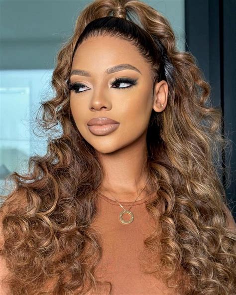 Honey Blonde Hair Ideas Trending In