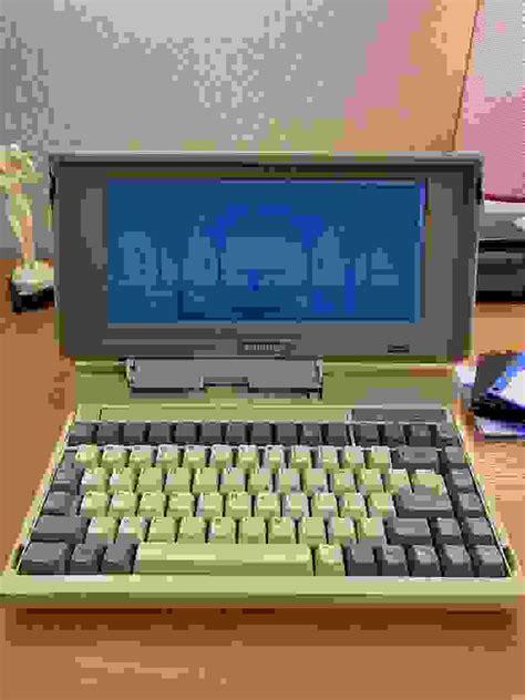 Toshiba T1200 ноутбук из года 1987 / Хабр