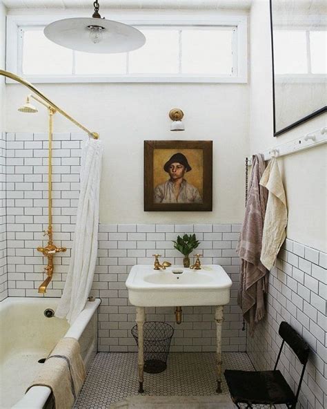 Home Tweak Peg Rails Vintage Bathrooms Bathroom Inspiration