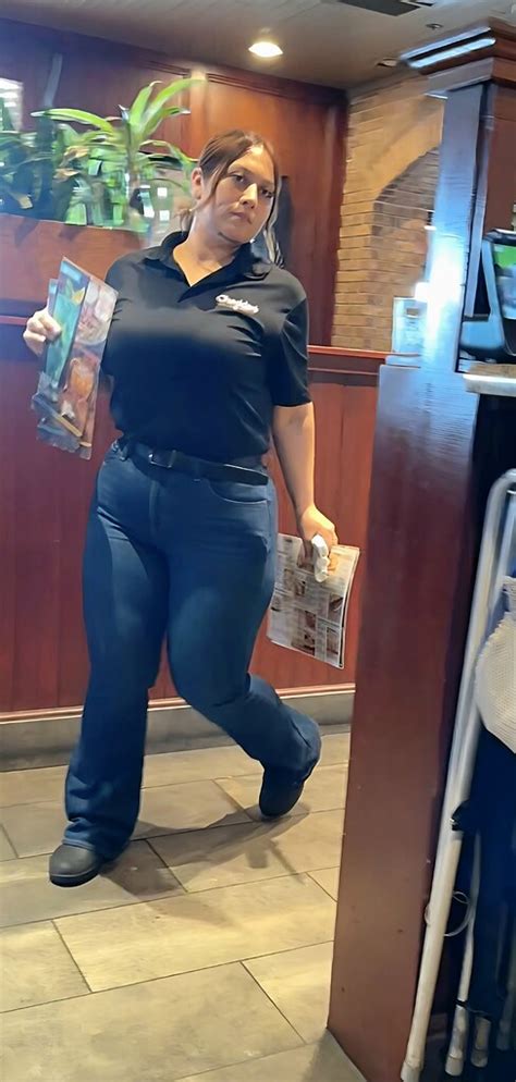 Thick Milf Latina Waitress In Tight Jeans Tight Jeans Forum