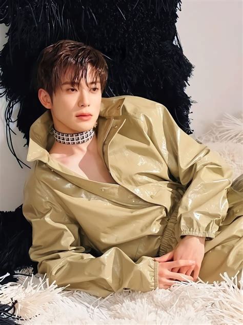 pin oleh giulia hama  nct gambar pacar emoji lucu pacar pria