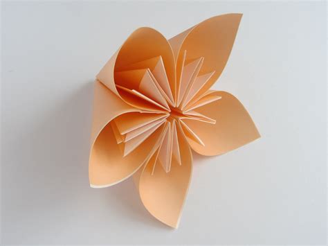 The Art Of Paper Folding How To Make An Origami Flower Kusudama Easy Origami Flower Paper